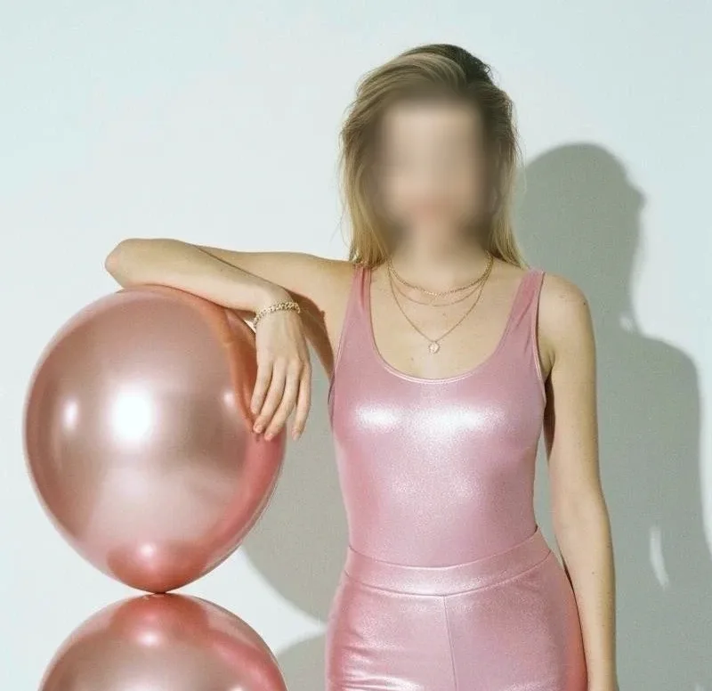 Abril, 33 años